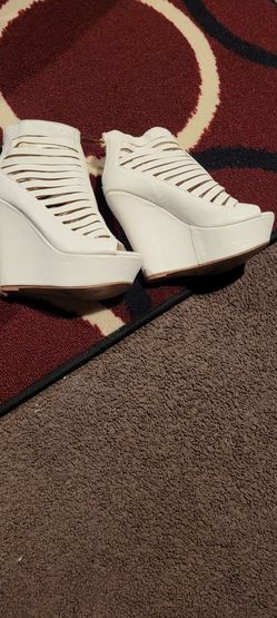 White Leather Plat Form Shoes Size 6.5