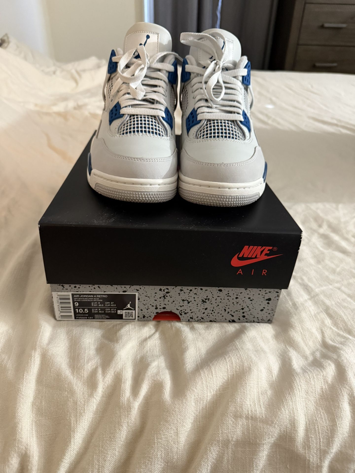Jordan 4 