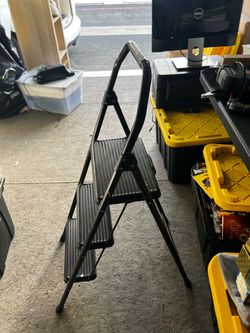 Gorilla Ladders 3-Step Folding Step Stool 225 lb Capacity - Model GLS-3CS