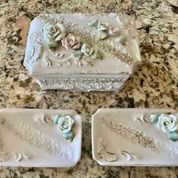 Vintage collectible Porcelain and Gold mid-20 century 3 piece trinket or dresser set 
