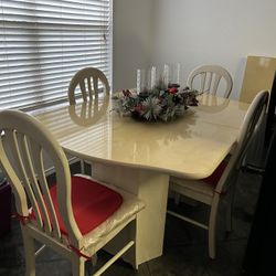 Kitchen Table And China Cabinet 