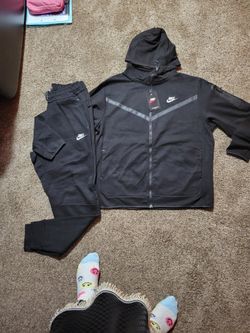 Nike Tech Sweatsuit