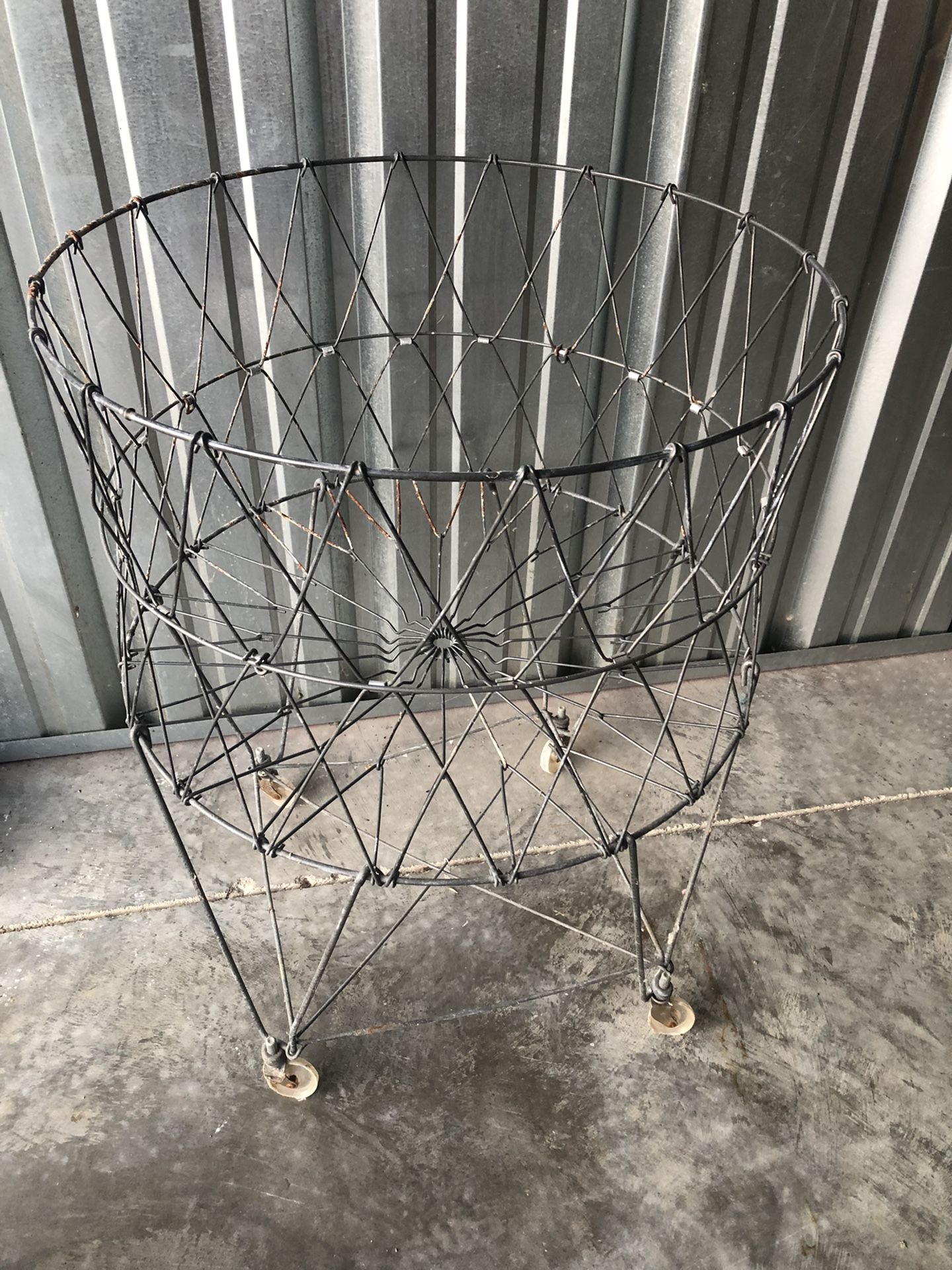 Mid Century Wire Laundry Hamper Rolling Cart