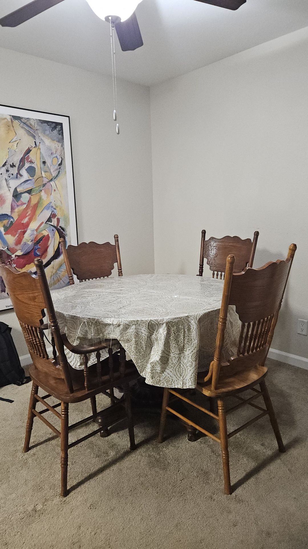 Solid Wood Dining Table Set w/ 4 Chairs – Vintage/Traditional – Great Condition