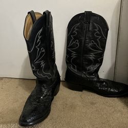 Used Cavender’s Boots 9.5 D