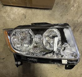 LA Zona Auto Parts 11 12 And 13 Jeep Grand Cherokee Right Passenger Side Headlight Luz Derecha Pasajero Solamente 