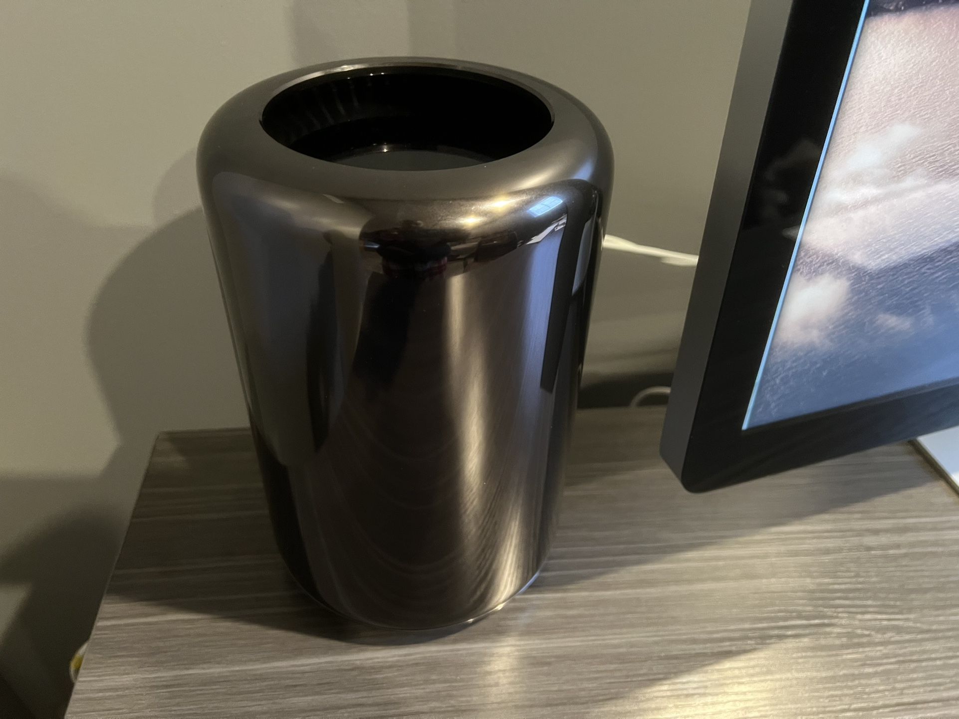 2013 Mac Pro 12 core, Dual D700, 64GB Ram, 1TB