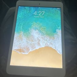 ipad mini 2 16gb (won’t reply to “is this still available”)