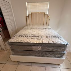 Queen mattress pillow top set with box spring (2pc - new) BED ISNT INCLUDED