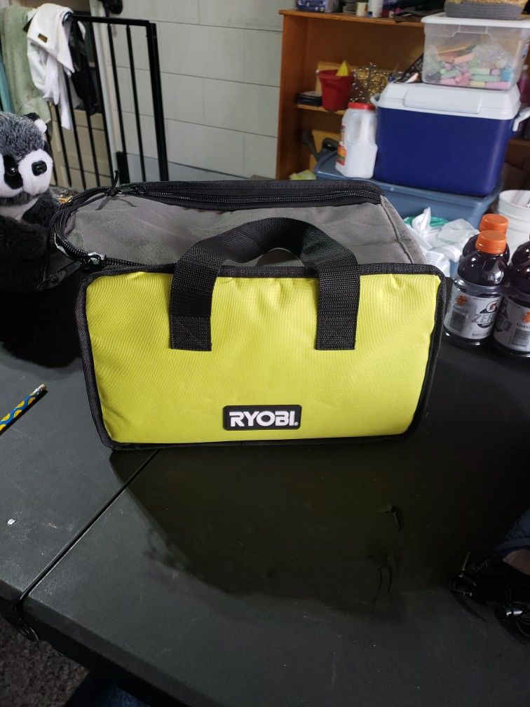 Ryobi Tool https://offerup.com/redirect/?o=QmFnLm5ldw==