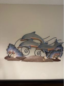 Dolphin’s deco