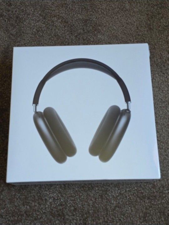 Apple AirPods Max w/ Smart Case