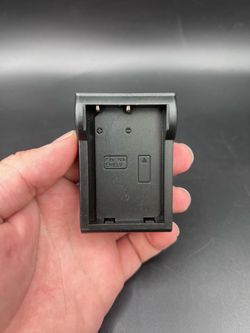 Nikon EN-EL9 Battery Charger Adapter Plate 8.4V Replacement Insert Only