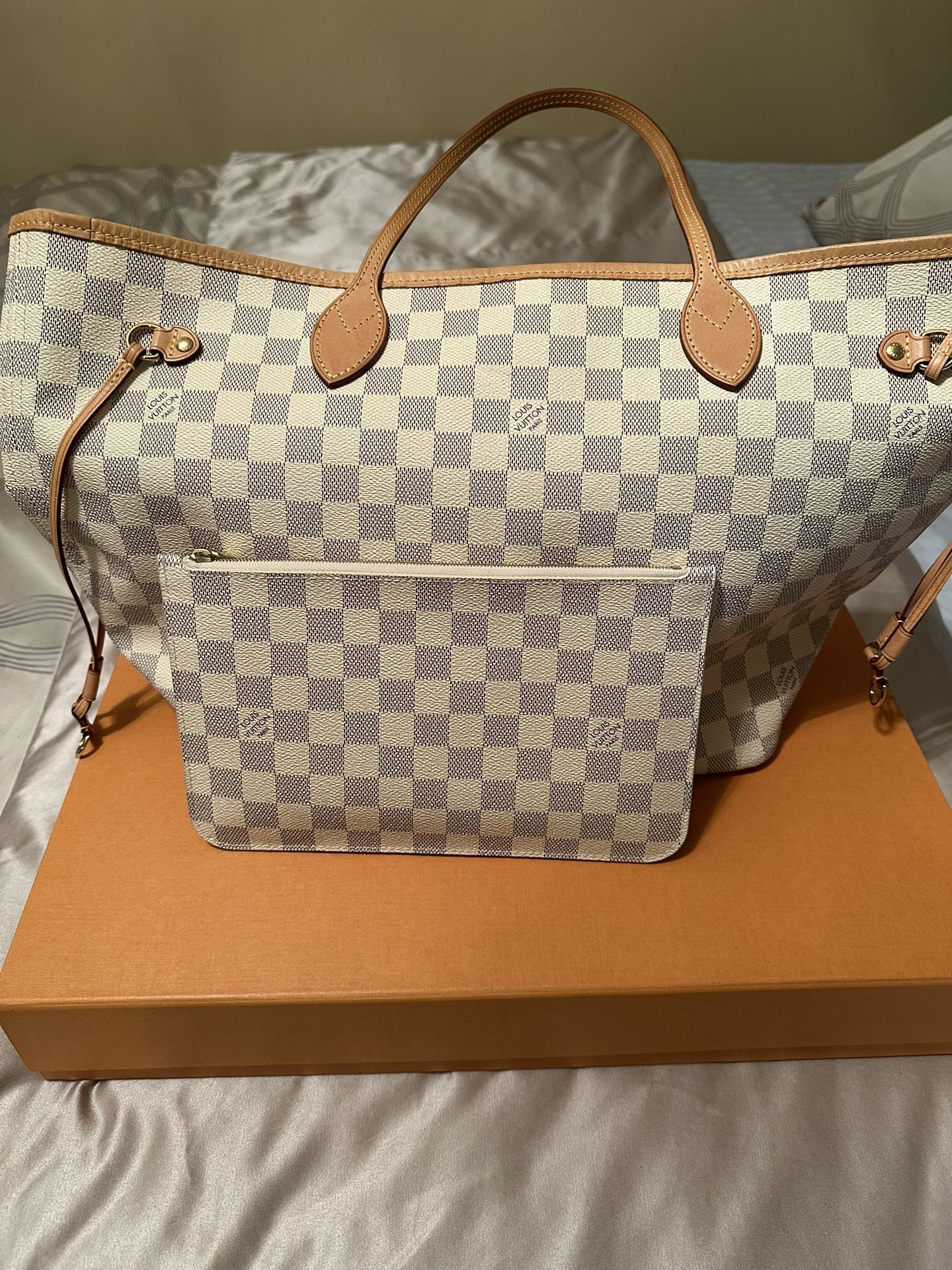 Louis Vuitton MM Neverfull