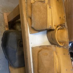Carpenter or construction pouch