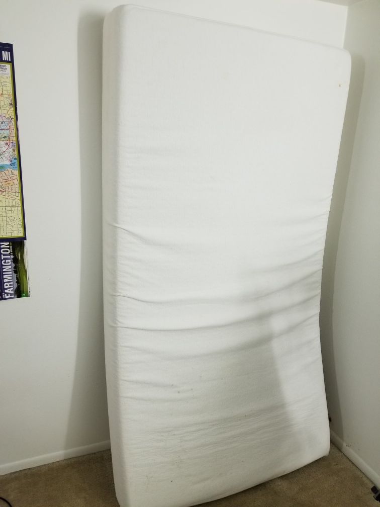 Zinus 8 inch memory foam mattress