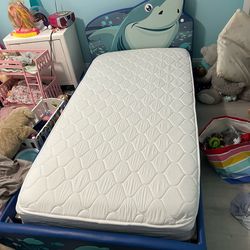 Children’s twin beds