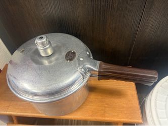 Vintage Presto Pressure Cooker Cook-Master 4qt Model 604
