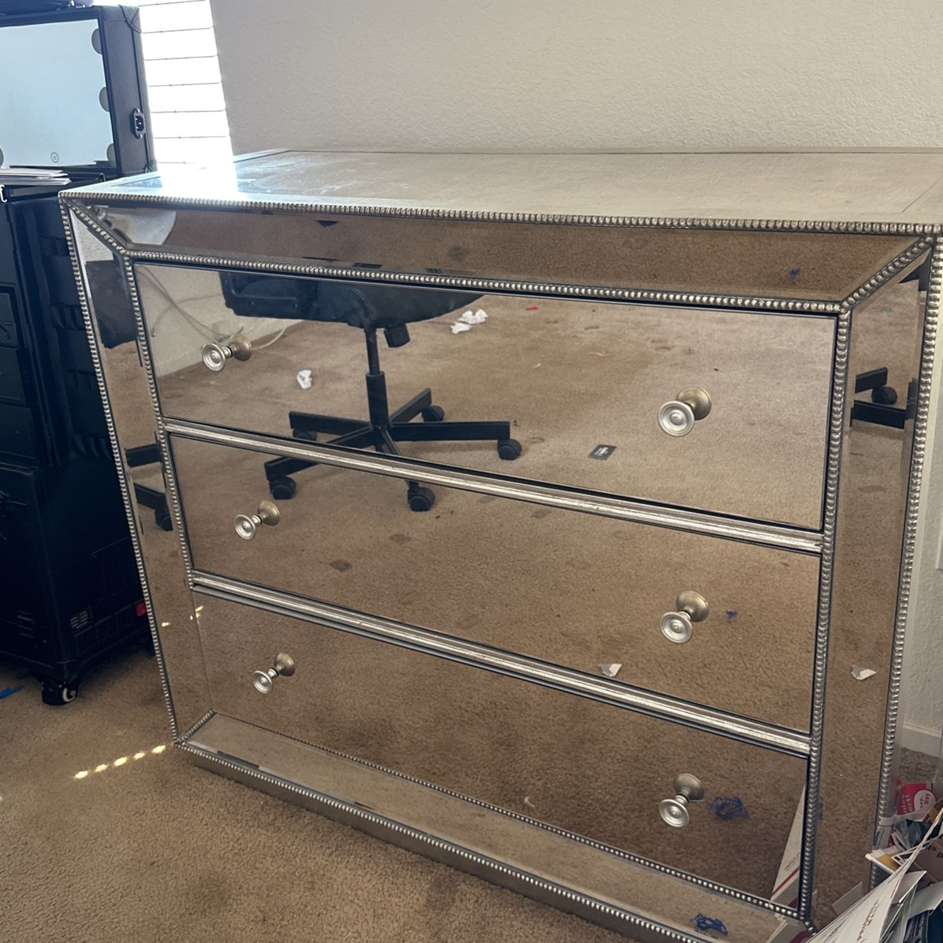 Luxurious Mirrored Drawer for Sale in Las Vegas, NV OfferUp