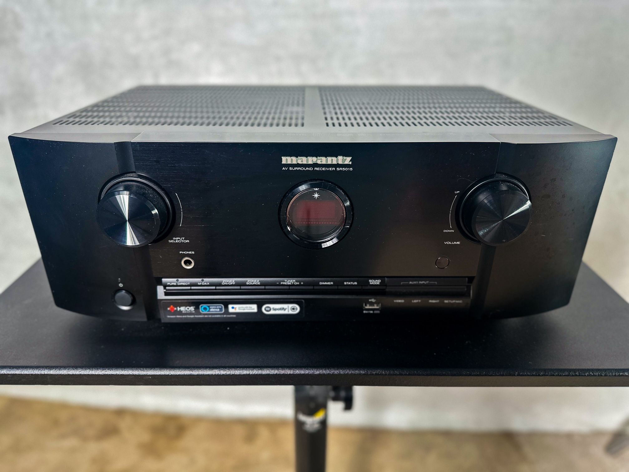 Marantz SR5015 8K Ultra HD 7.2Channel A/V Receiver with HEOS 220V