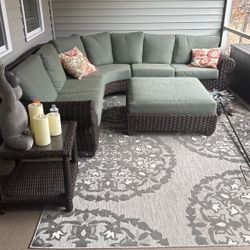 Patio Furniture 1000.00 Includes Rug