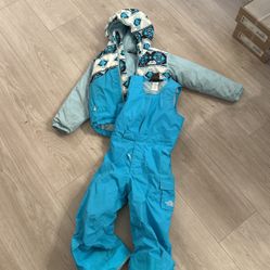 Girls North face snow Jacket And Pants 4T
