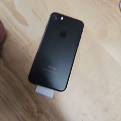 Iphone 7 32gb. Unlock Any Sim 