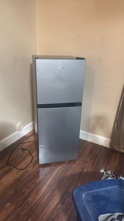 Media mini fridge, like new