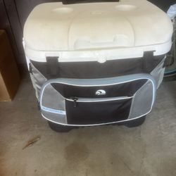 Igloo Cooler. Barely Used (1x)