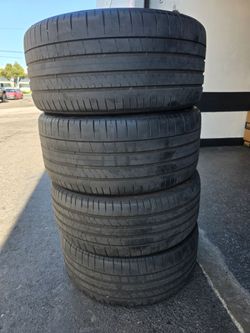22" Pirelli Runflat tires