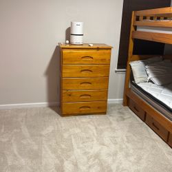 Dresser 