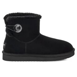 UGG boots in black, size women’s 9 
