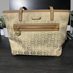 Michael Kors Jet Set Large East West Tote Beige Camel Tan