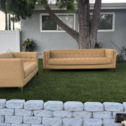 Modern sofas /couch in very good condition.