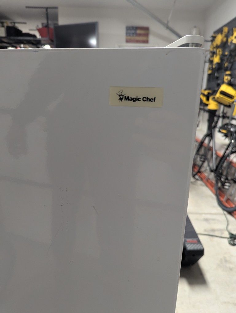 Magic Chef Upright Deep Freezer 🔵🔵BLUE LIGHT SPECIAL🔵🔵