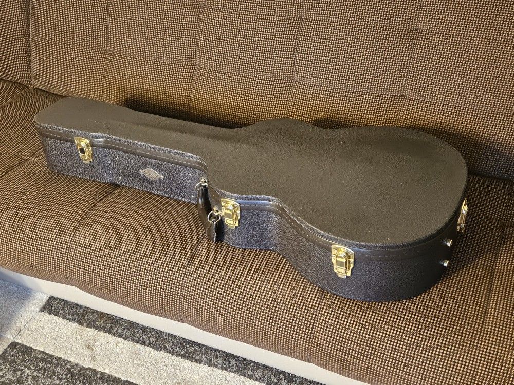 Taylor 714 CE