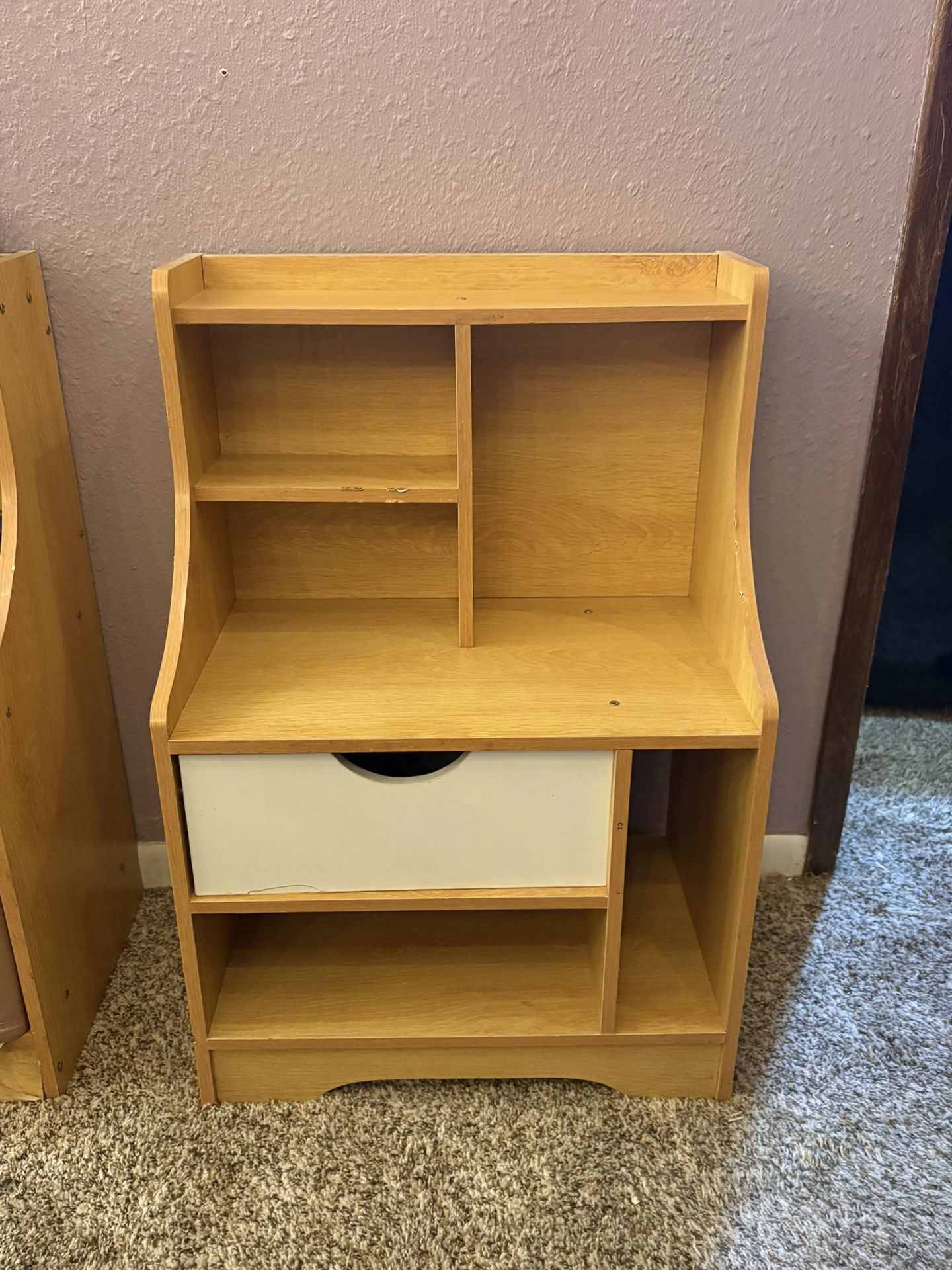 2 Nightstands/side tables