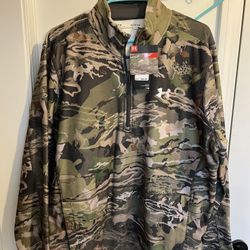 Under Armour size XL (NEW)