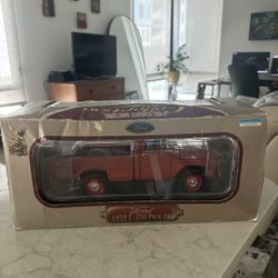 FORD ROAD SIGNATURE DIE CAST DEXULE COLLECTORS EDITION 
