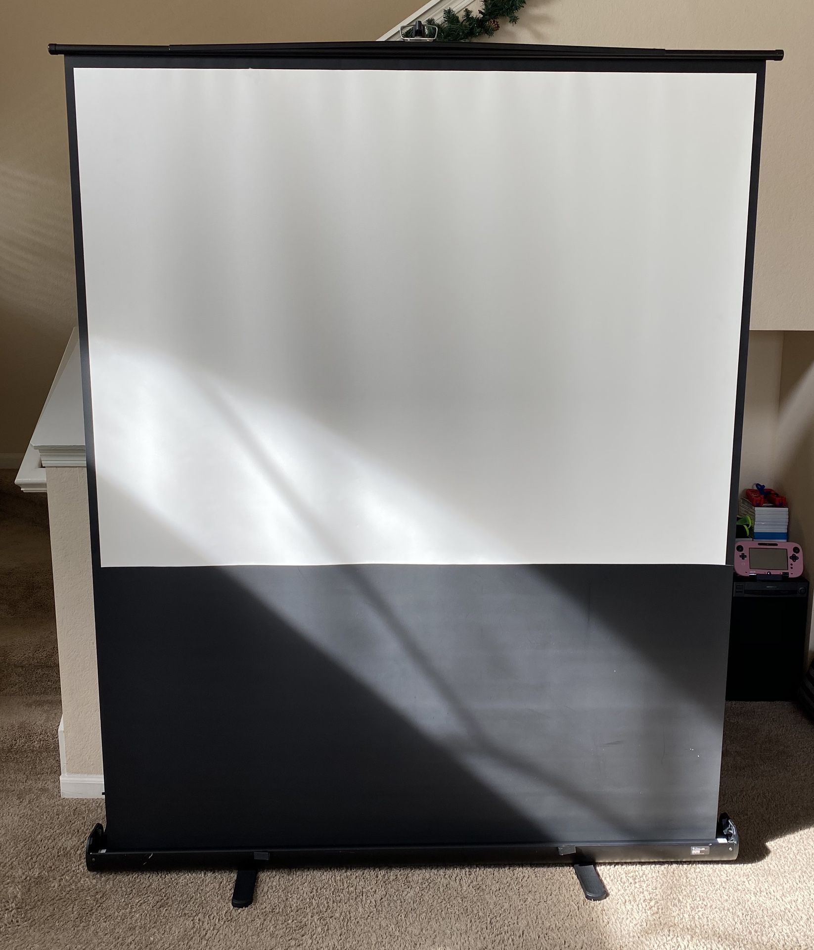 80-Inch wide Draper Professional Projection Screen with Cradle base in Excellent Conditions!