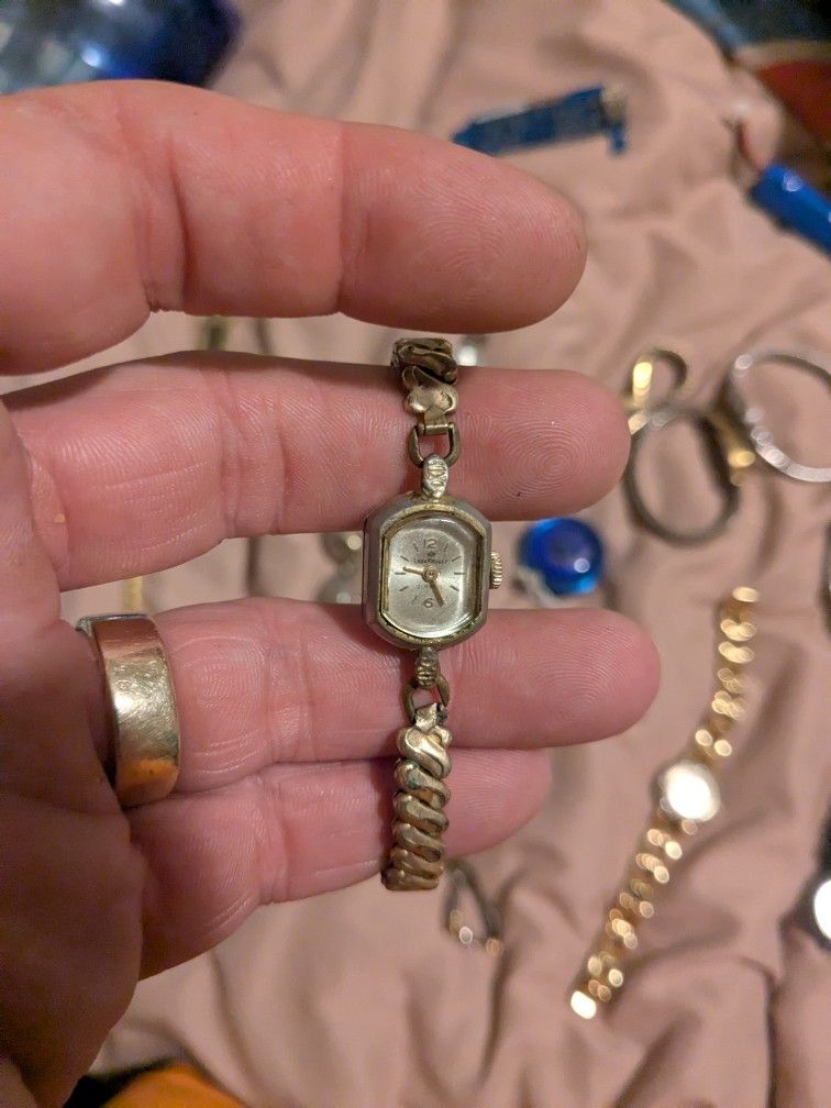 Lots Of Vintage Ladies Watches From The '60s Up To The '80s