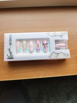 Women Art licensed press on nails