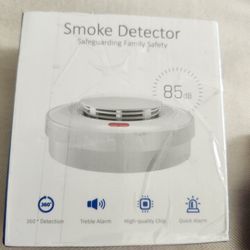 Smart Smoke Detector Fire Alarm: WiFi Smoke Detector with App Notifications, Wireless Smoke Alarm with Photoelectric Sensor for Home, Tuya App Remote 