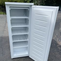 (30 Day Warranty) Deep Chest Upright Garage Ready/freezer (free Local Delivery)