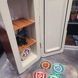 Ps4 Xbox Call Of Duty Juggernog Fridge W/box And Coasters Incomplete
