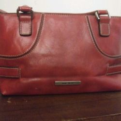 CLASSY LITTLE NINE WEST PURSE