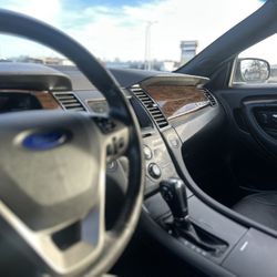 Ford Taurus 