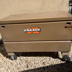 small knaack tool box 24x48