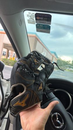 Mizuno Baseball Glove -MVP-11.75