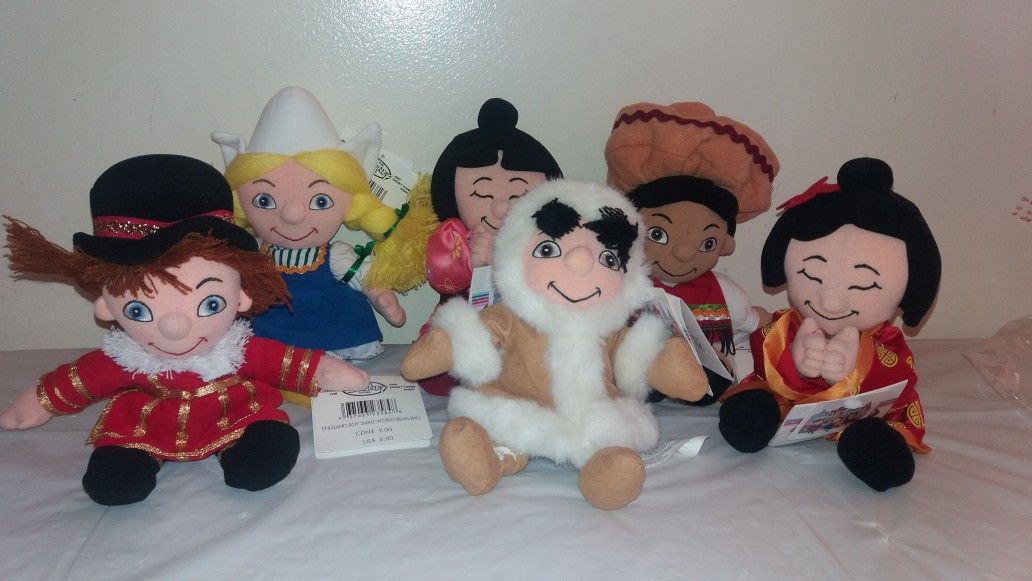 New with tags Disney complete Small World Beanie Babies